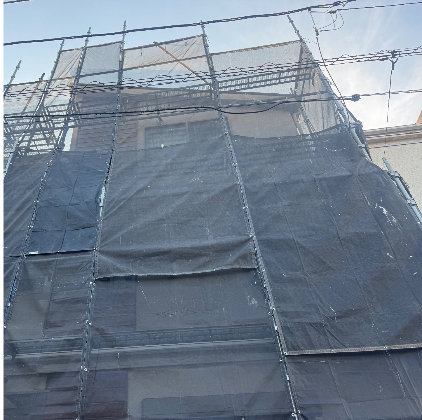 【足場】横浜市旭区柏町にて仮設工事